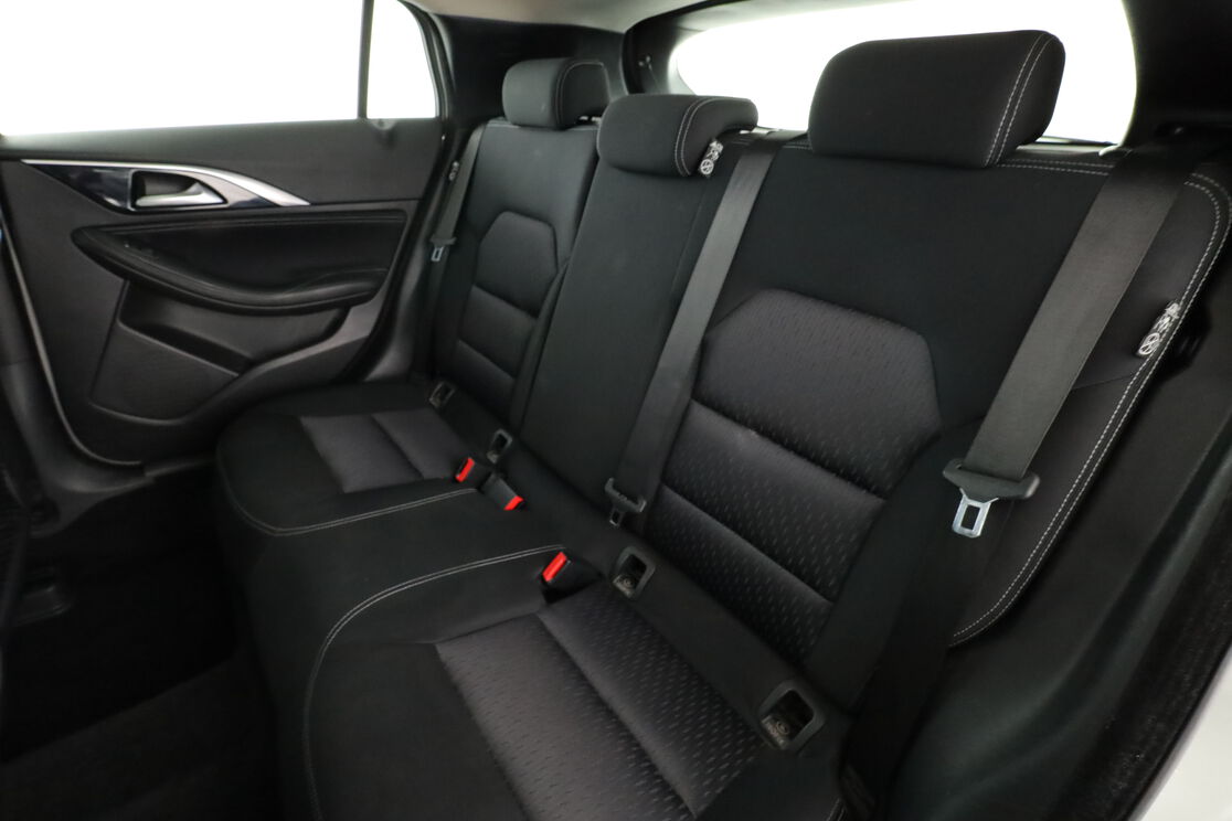 Intérieur sièges arrière depuis le côté conducteur