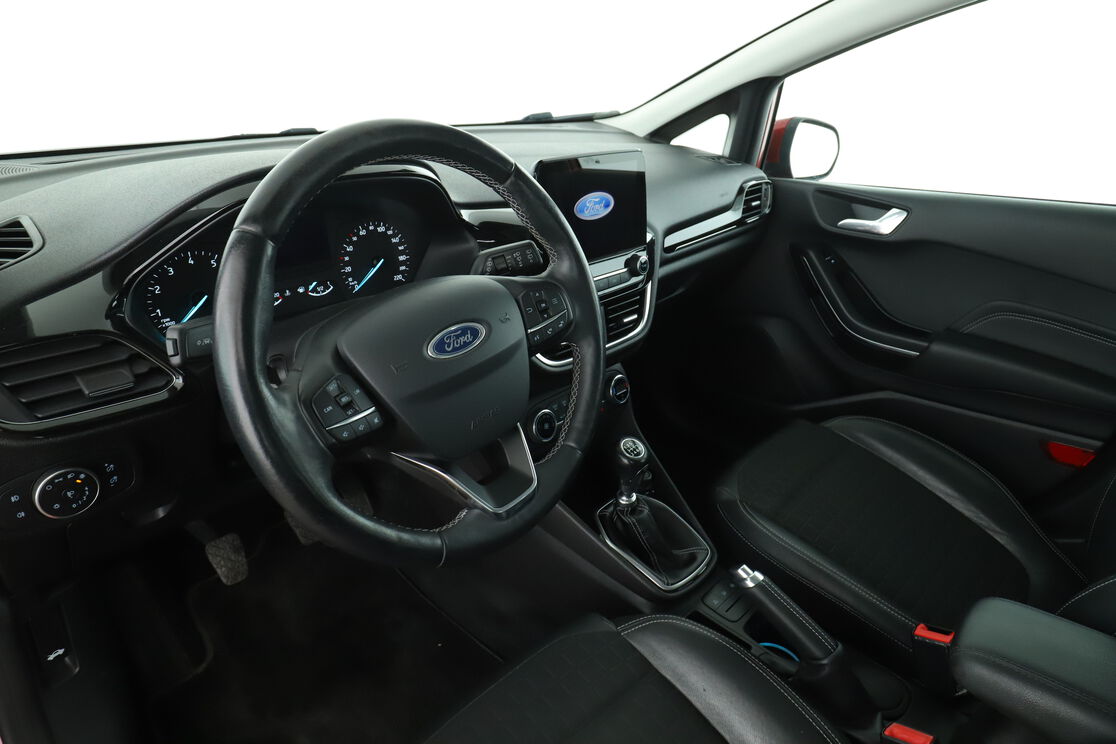 Innenraum auf der Fahrerseite 2