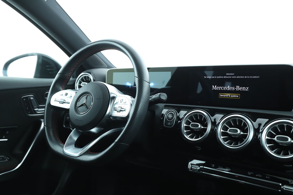Intérieur côté conducteur depuis le siège arrière