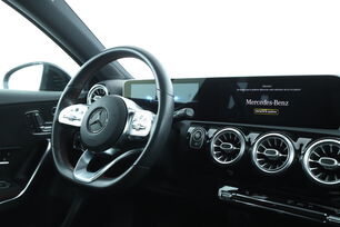 Intérieur côté conducteur depuis le siège arrière