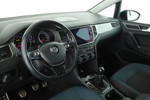 Innenraum auf der Fahrerseite 2