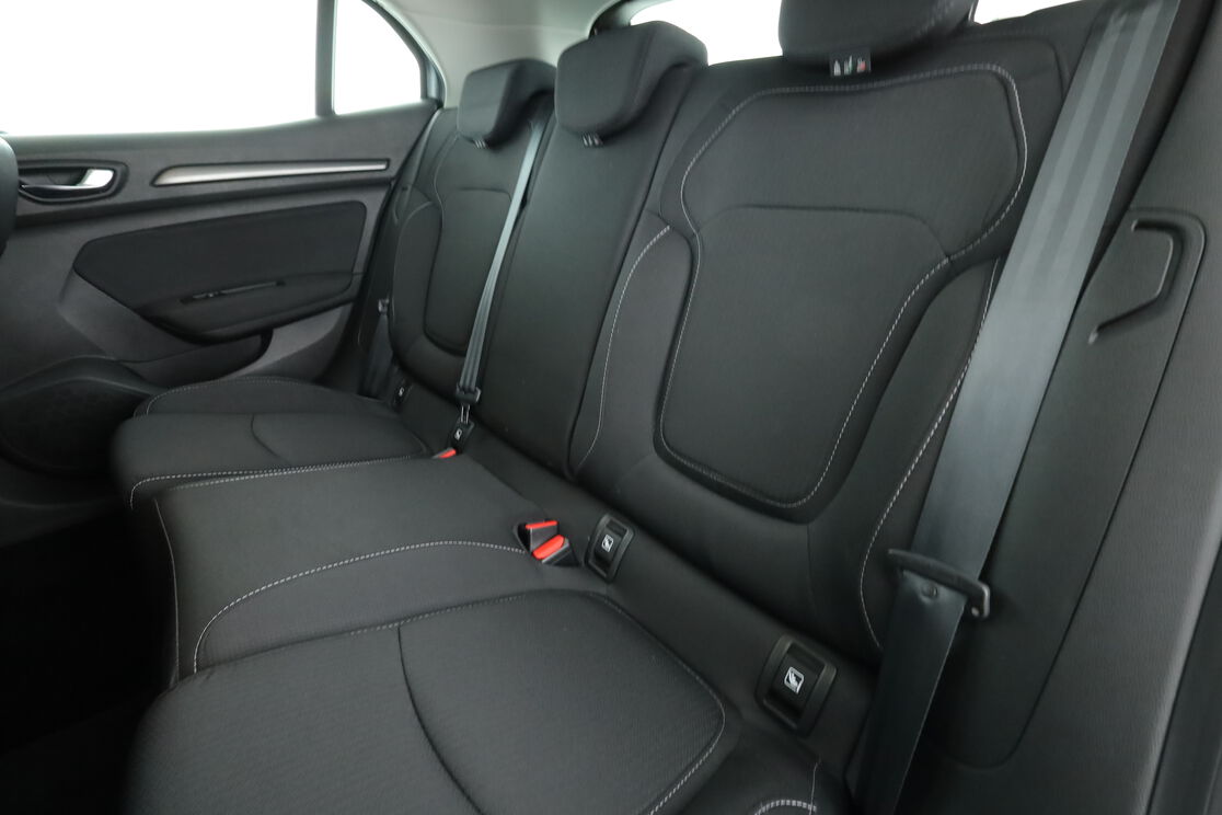 Intérieur sièges arrière depuis le côté conducteur