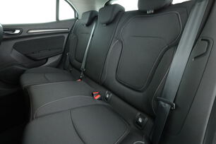 Intérieur sièges arrière depuis le côté conducteur