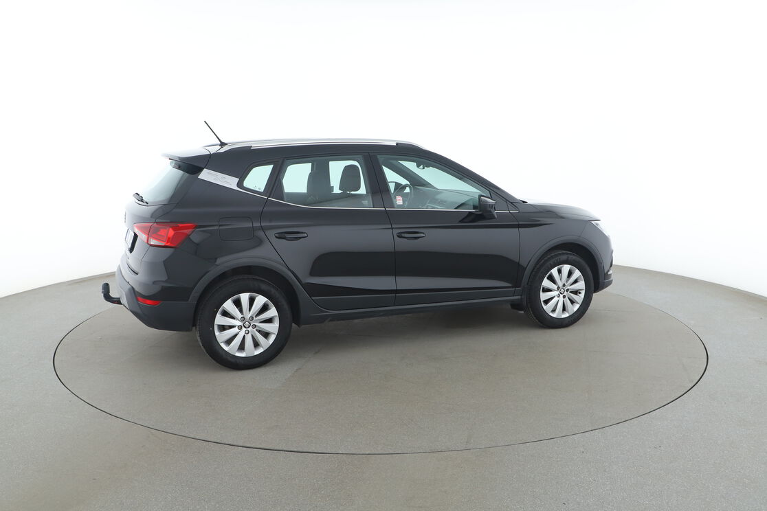 Exteriör fram till höger