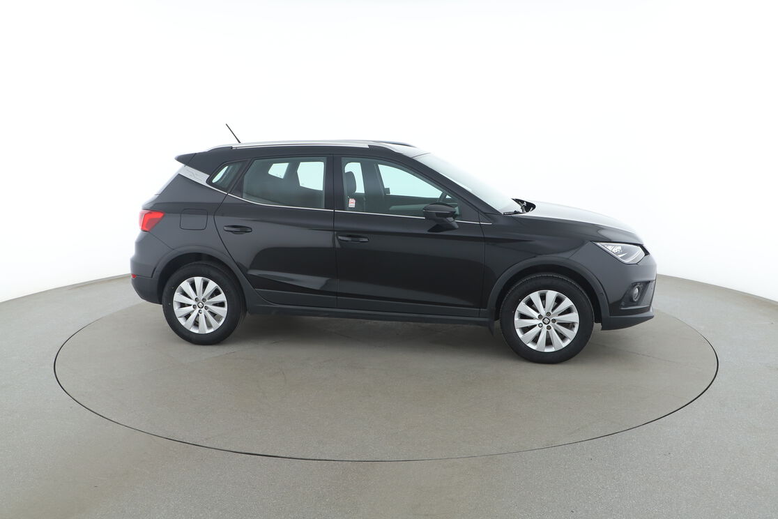 carDetails.imgAlt.exterior.10