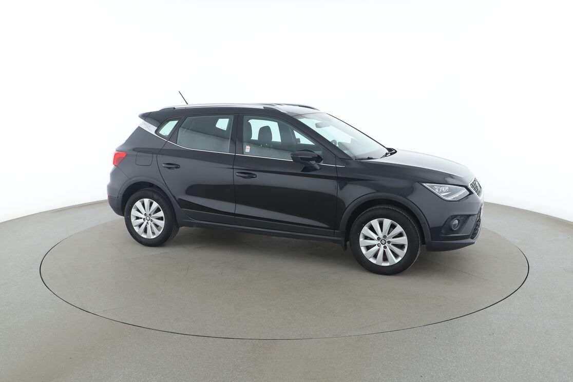 carDetails.imgAlt.exterior.11