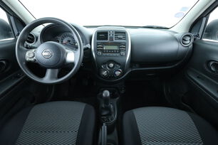 Intérieur côté conducteur 2