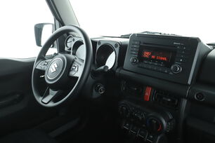 Innenraum der Fahrerseite vom Rücksitz