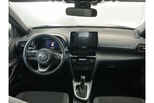 Interno anteriore dell'abitacolo, dal sedile posteriore