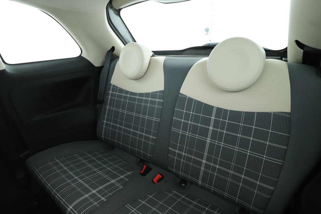 Intérieur sièges arrière depuis le côté conducteur