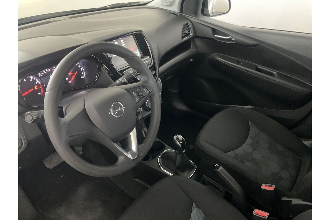 Innenraum auf der Fahrerseite 2