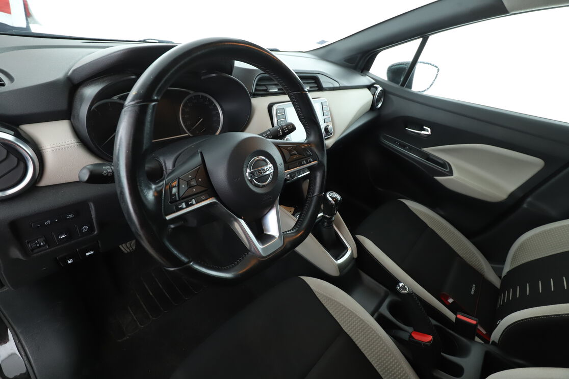 Intérieur côté conducteur 2