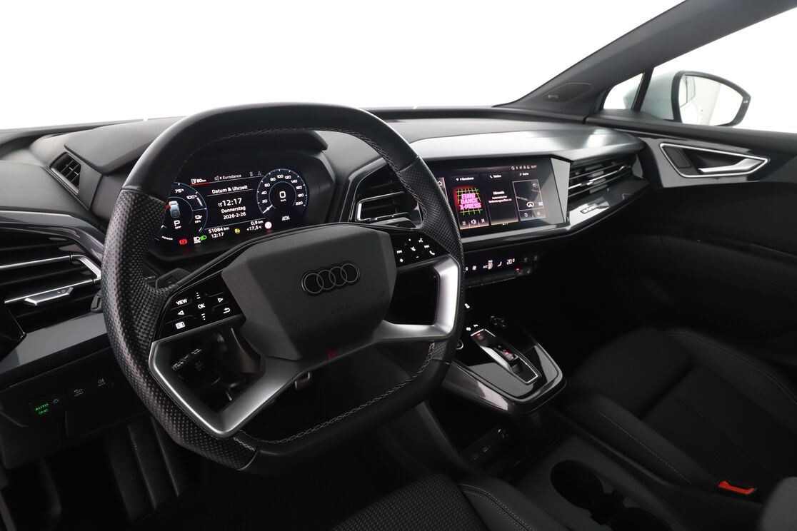 Innenraum auf der Fahrerseite 2