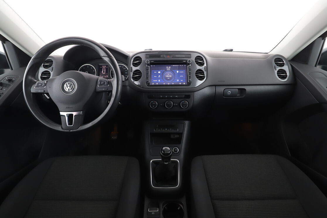 Intérieur avant de l'habitacle depuis le siège arrière