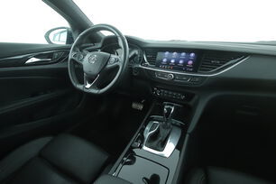 Innenraum der Fahrerseite vom Rücksitz