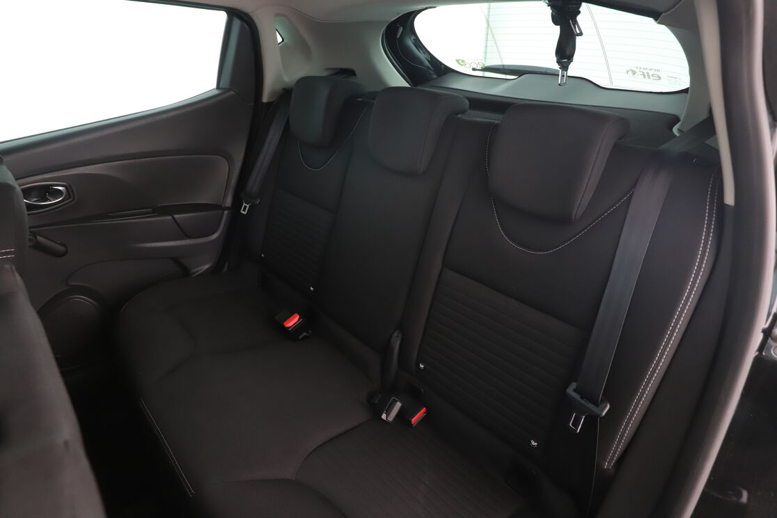 Intérieur sièges arrière depuis le côté conducteur