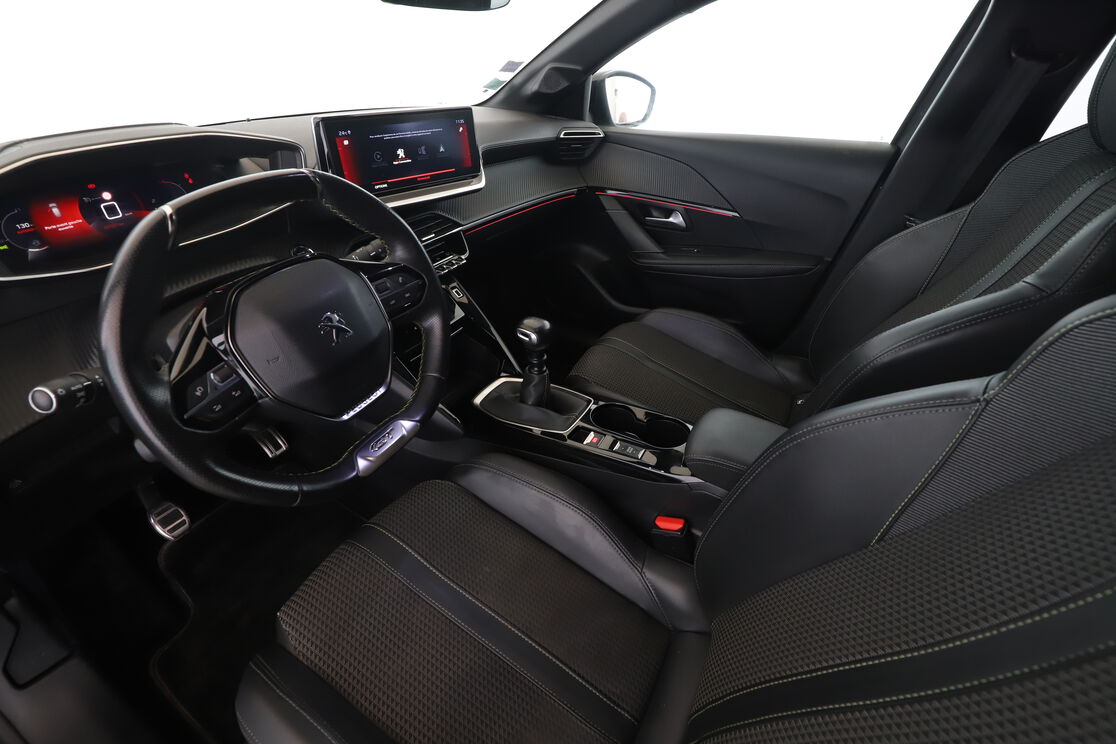 Intérieur côté conducteur 2