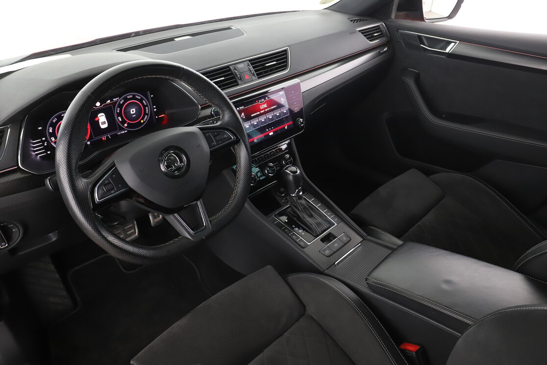 Intérieur côté conducteur 2