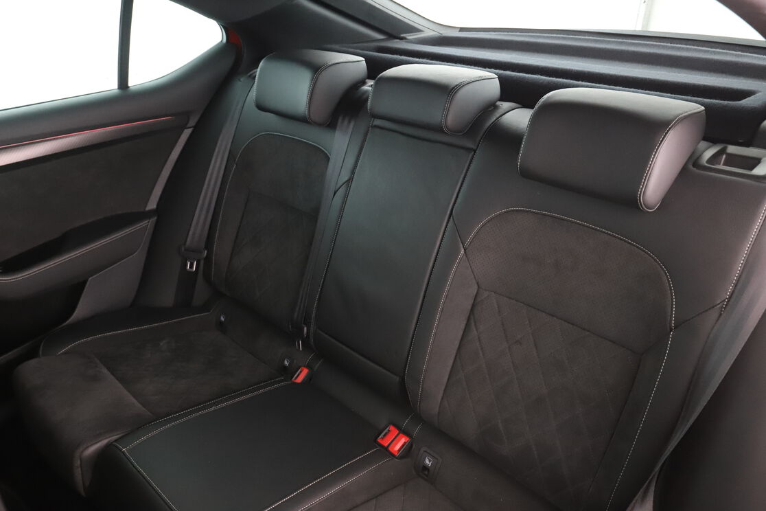 Intérieur sièges arrière depuis le côté conducteur