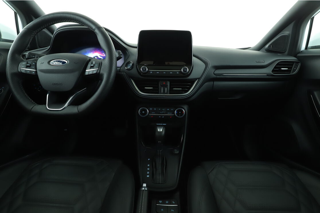 Intérieur avant de l'habitacle depuis le siège arrière