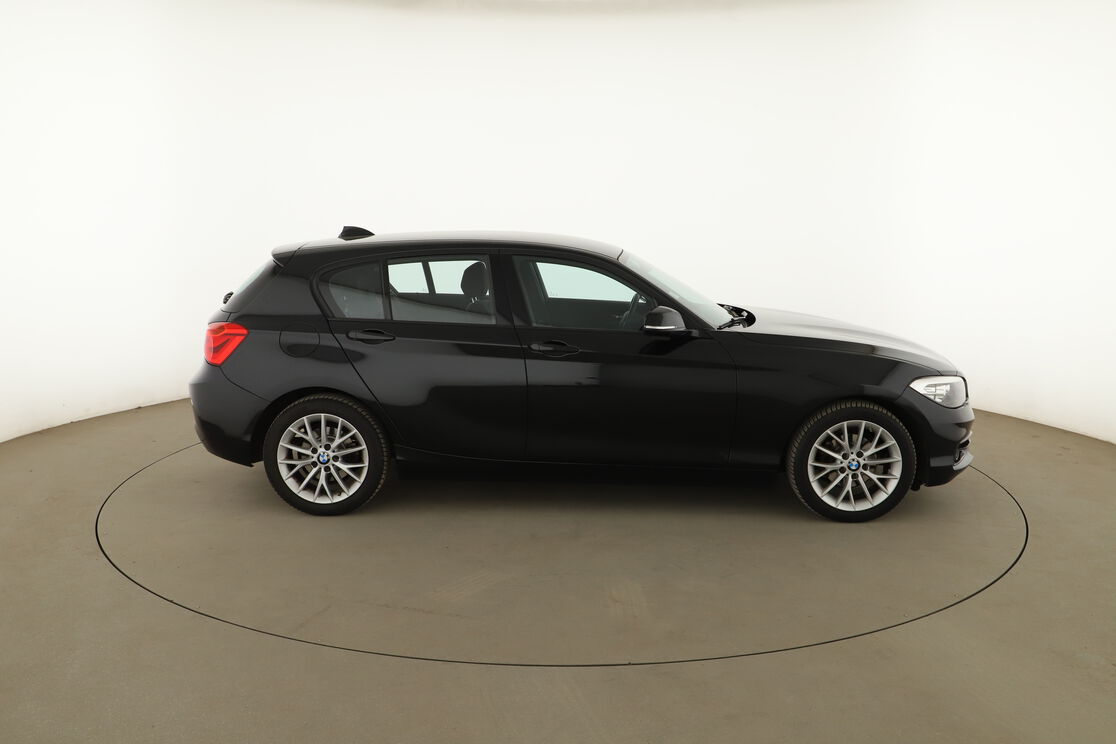 Extérieur côté droit