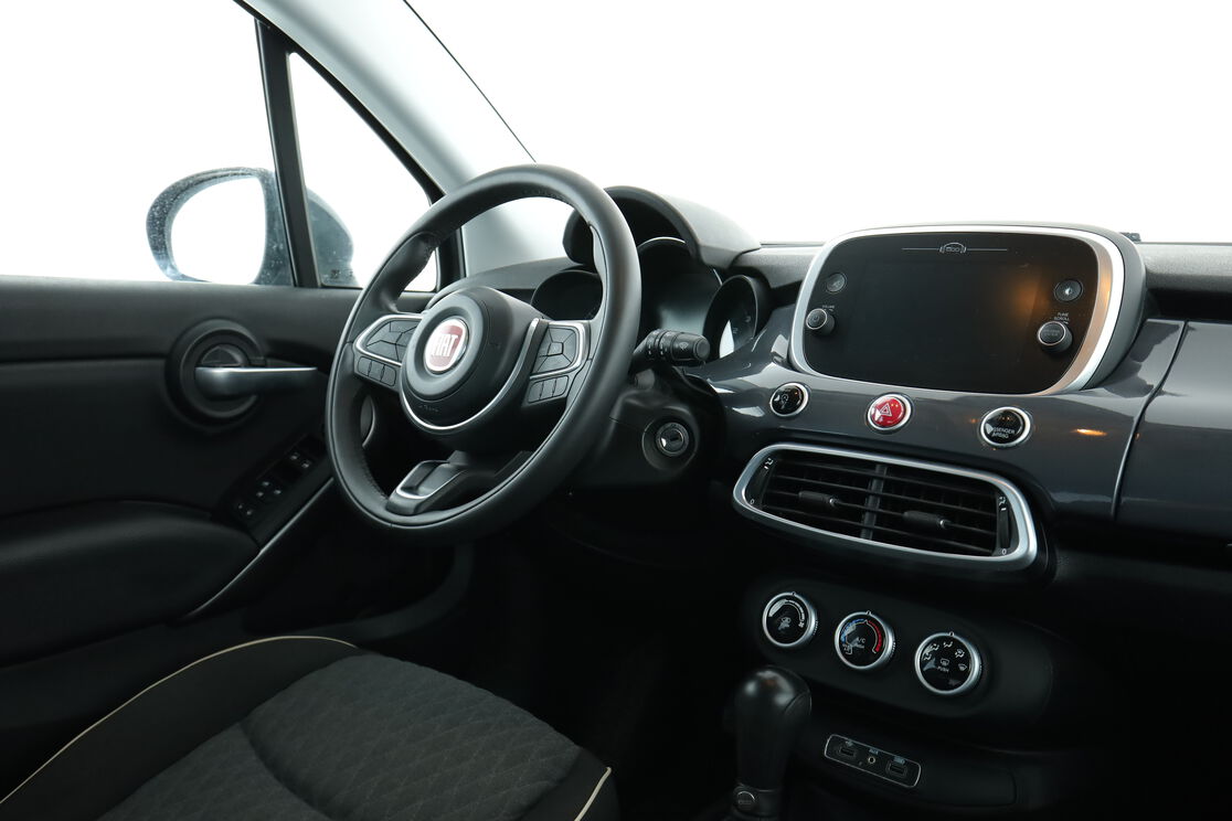 Intérieur côté conducteur depuis le siège arrière
