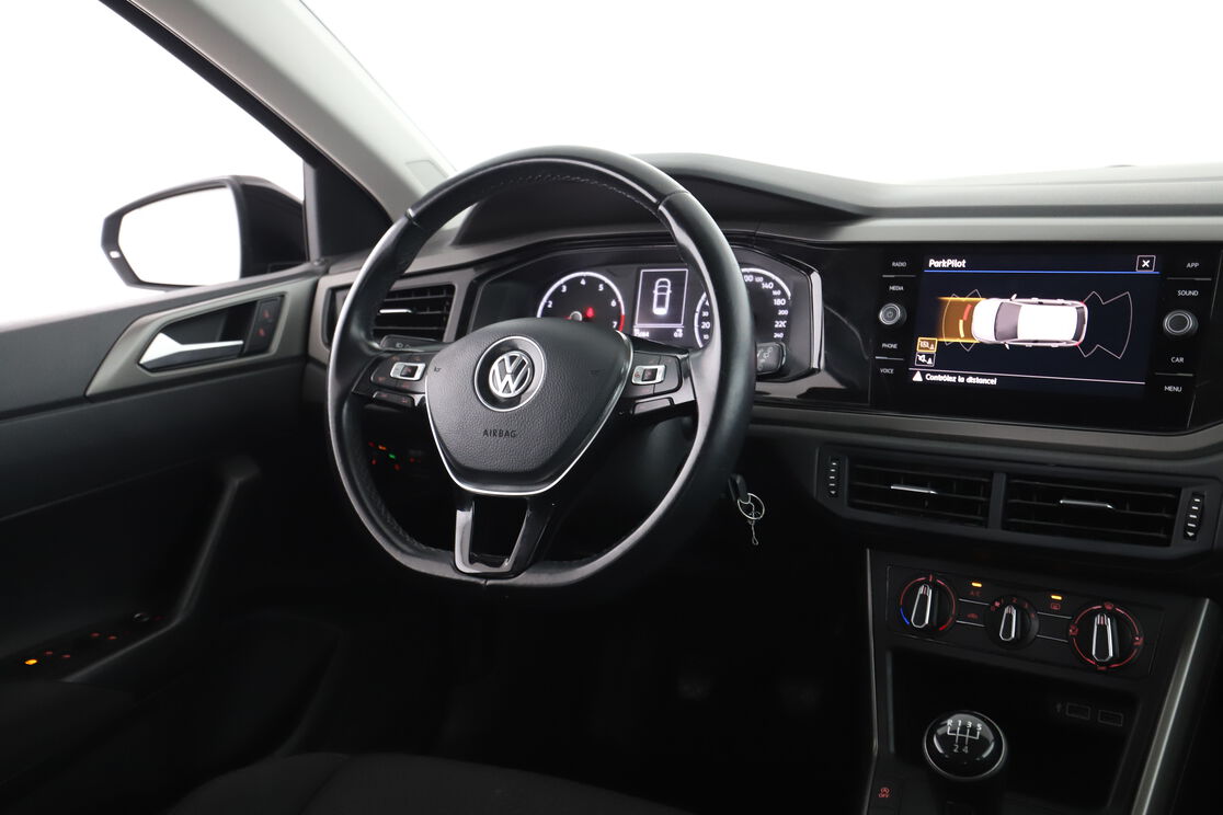 Intérieur côté conducteur depuis le siège arrière