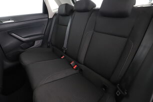 Intérieur sièges arrière depuis le côté conducteur