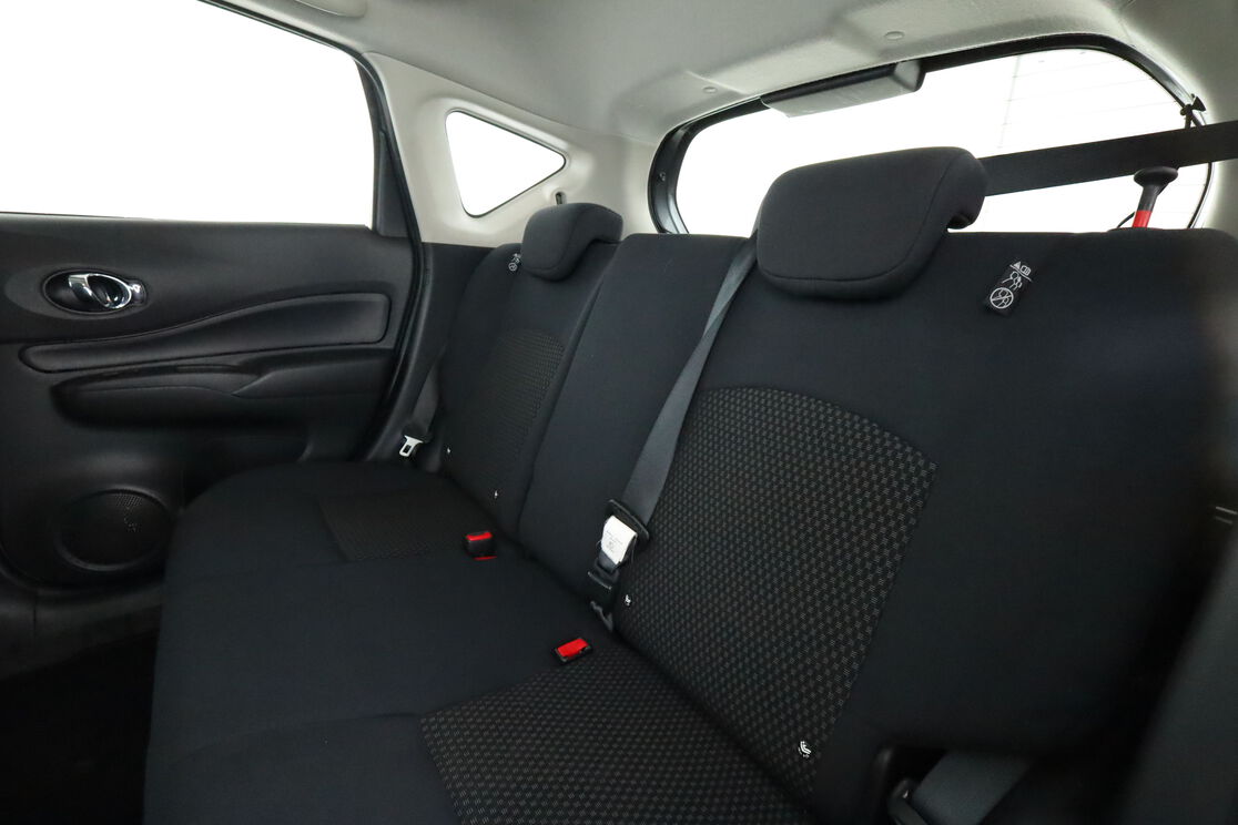 Intérieur sièges arrière depuis le côté conducteur