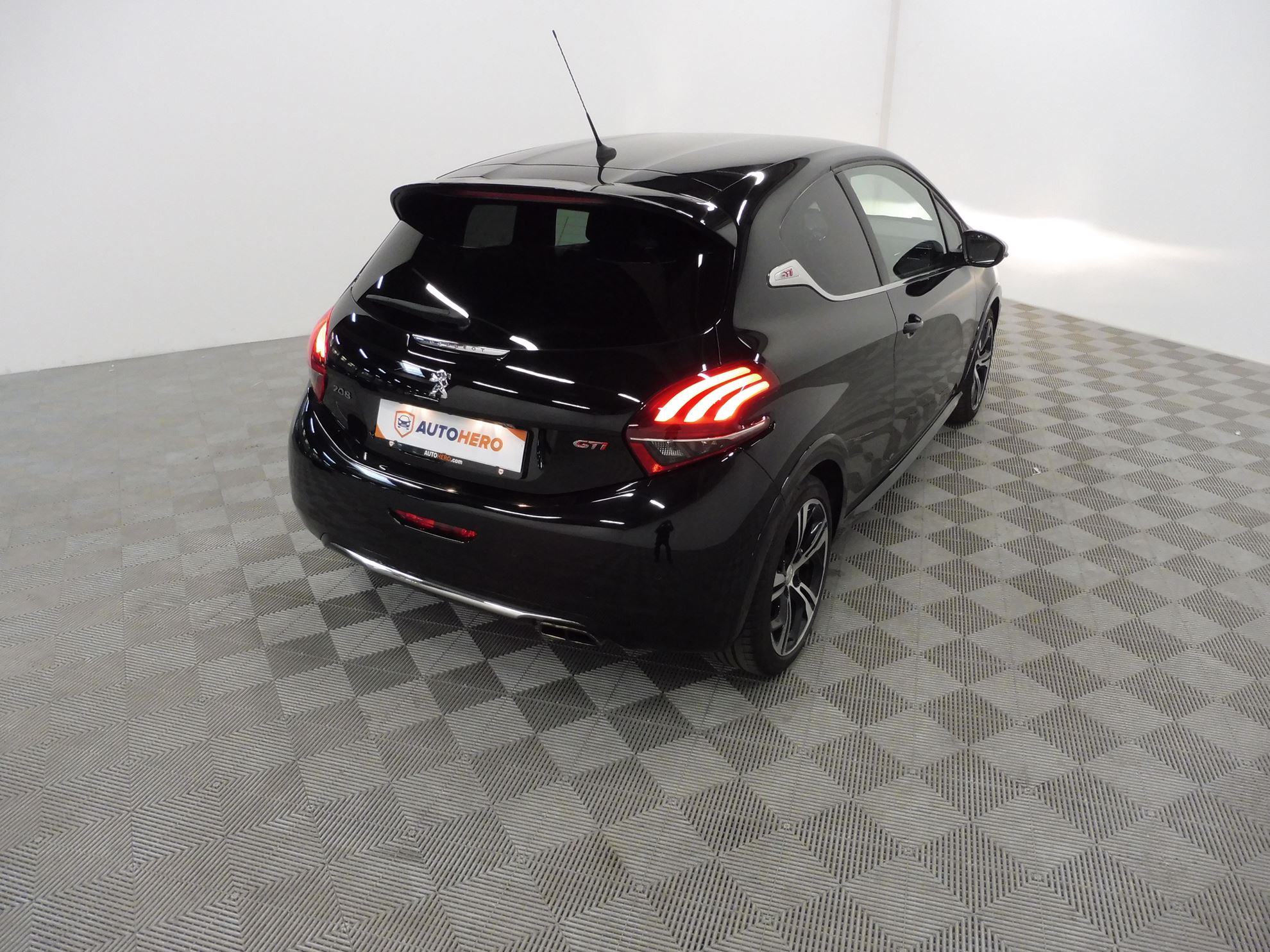 Peugeot 208 1.6 THP GTi, Benzine, 14.950