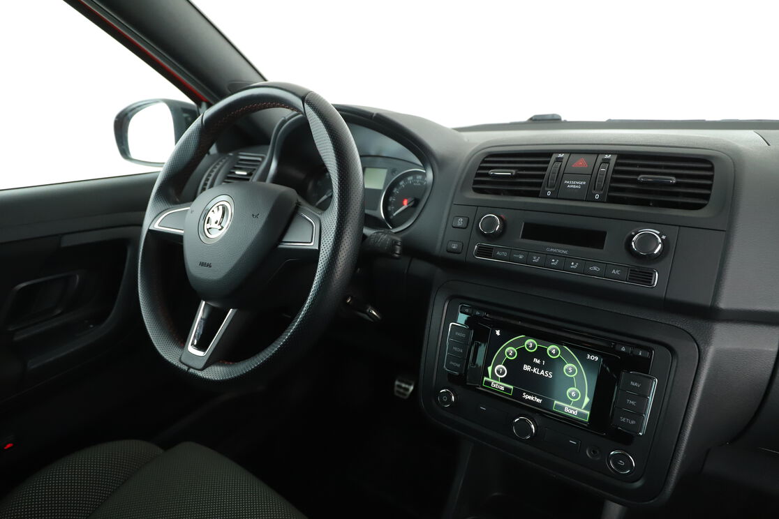 Innenraum der Fahrerseite vom Rücksitz