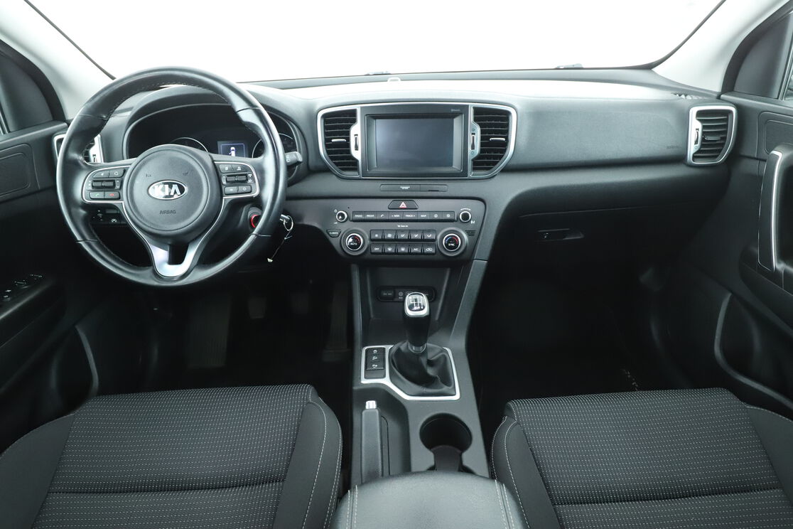 Intérieur avant de l'habitacle depuis le siège arrière