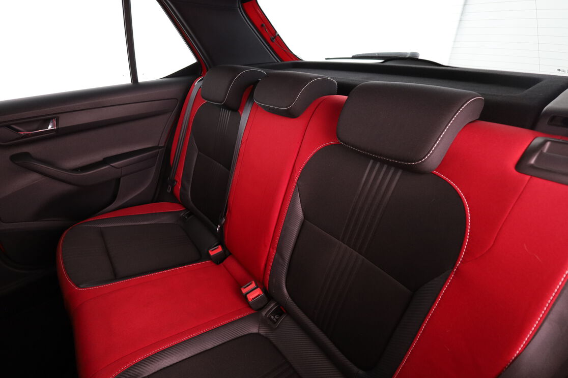 Intérieur sièges arrière depuis le côté conducteur