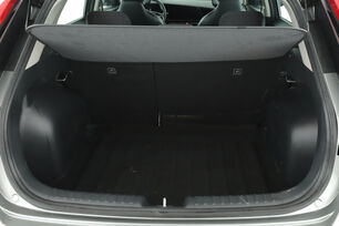 carDetails.imgAlt.interior.9