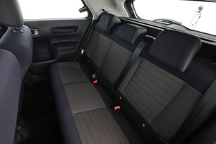 Interior asientos traseros lado del conductor