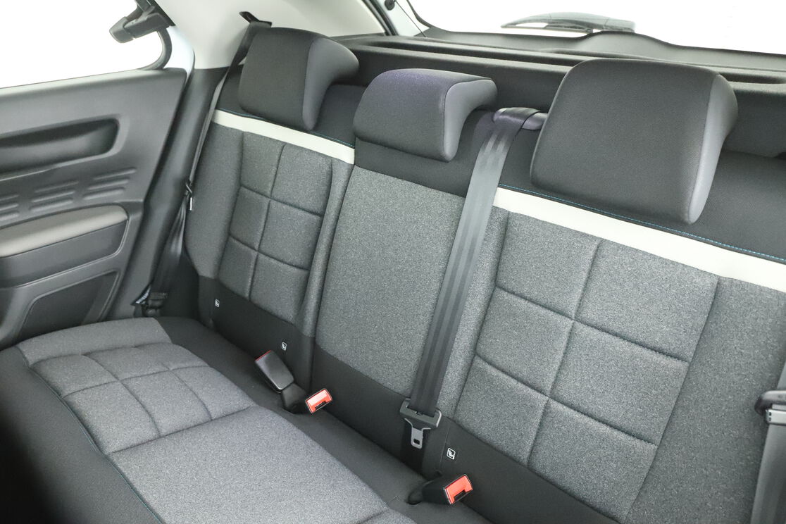 Intérieur sièges arrière depuis le côté conducteur