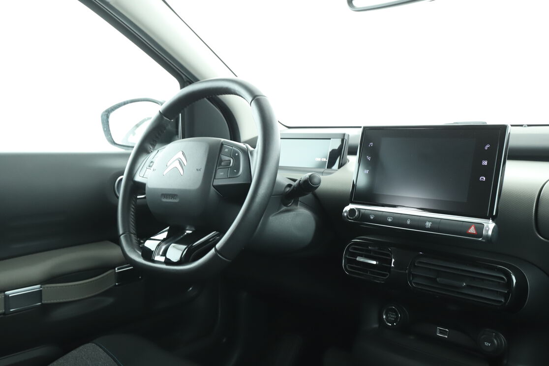 Intérieur côté conducteur depuis le siège arrière