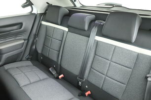 Intérieur sièges arrière depuis le côté conducteur