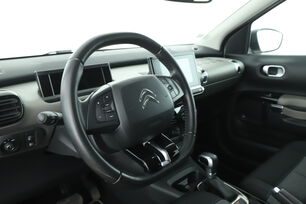 Intérieur côté conducteur 2
