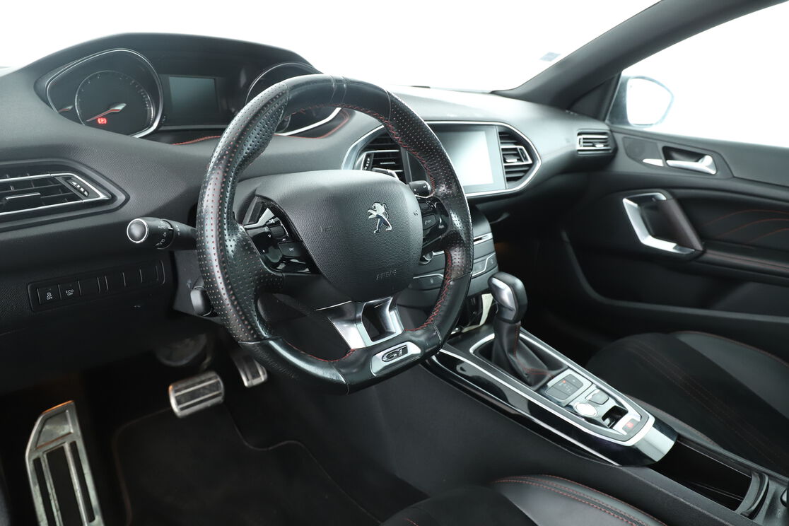 Intérieur côté conducteur 2