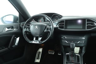Intérieur côté conducteur depuis le siège arrière