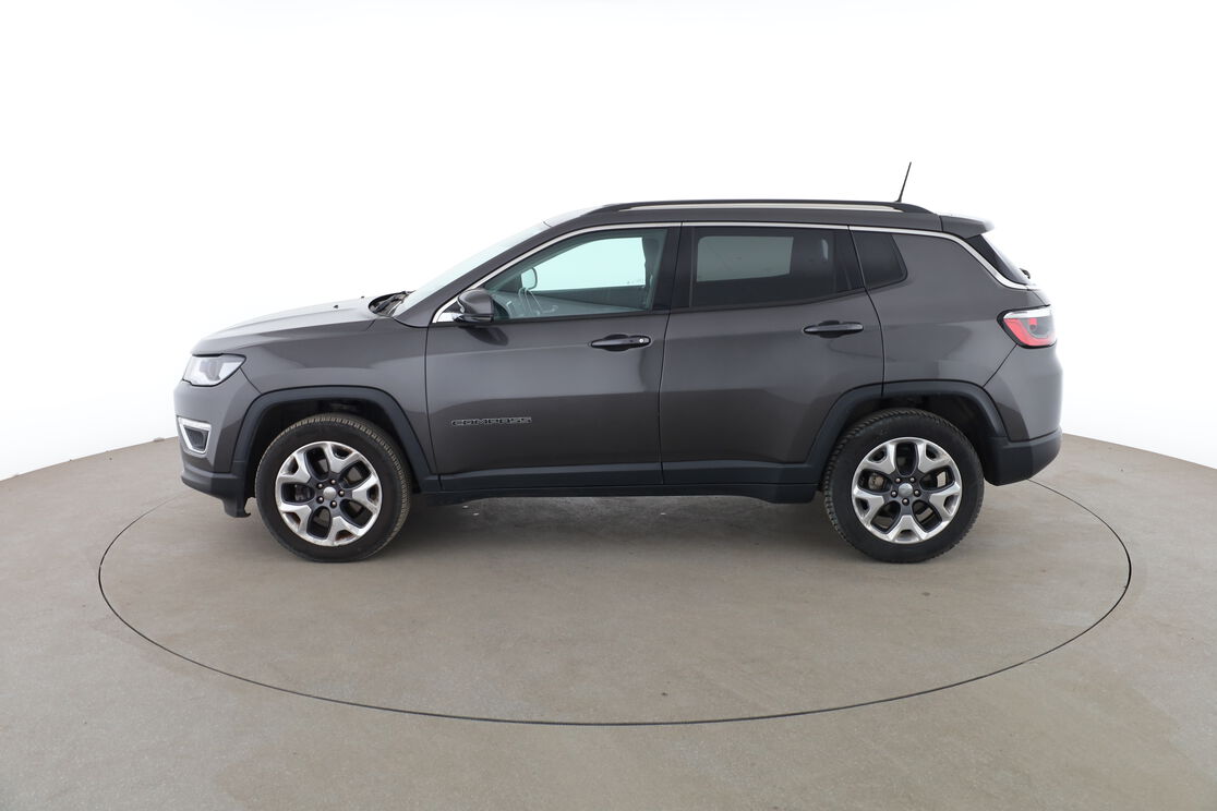 Extérieur côté gauche