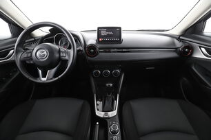 Främre interiör sett från baksätet