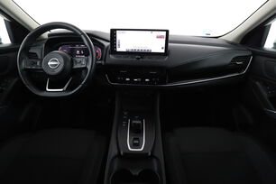 Interior frontal de la cabina desde el asiento trasero
