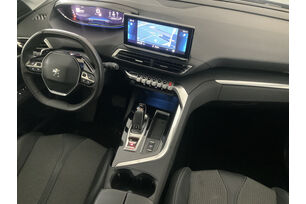 Interno lato guidatore, dal sedile posteriore