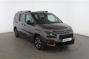 Exterior frontal derecho