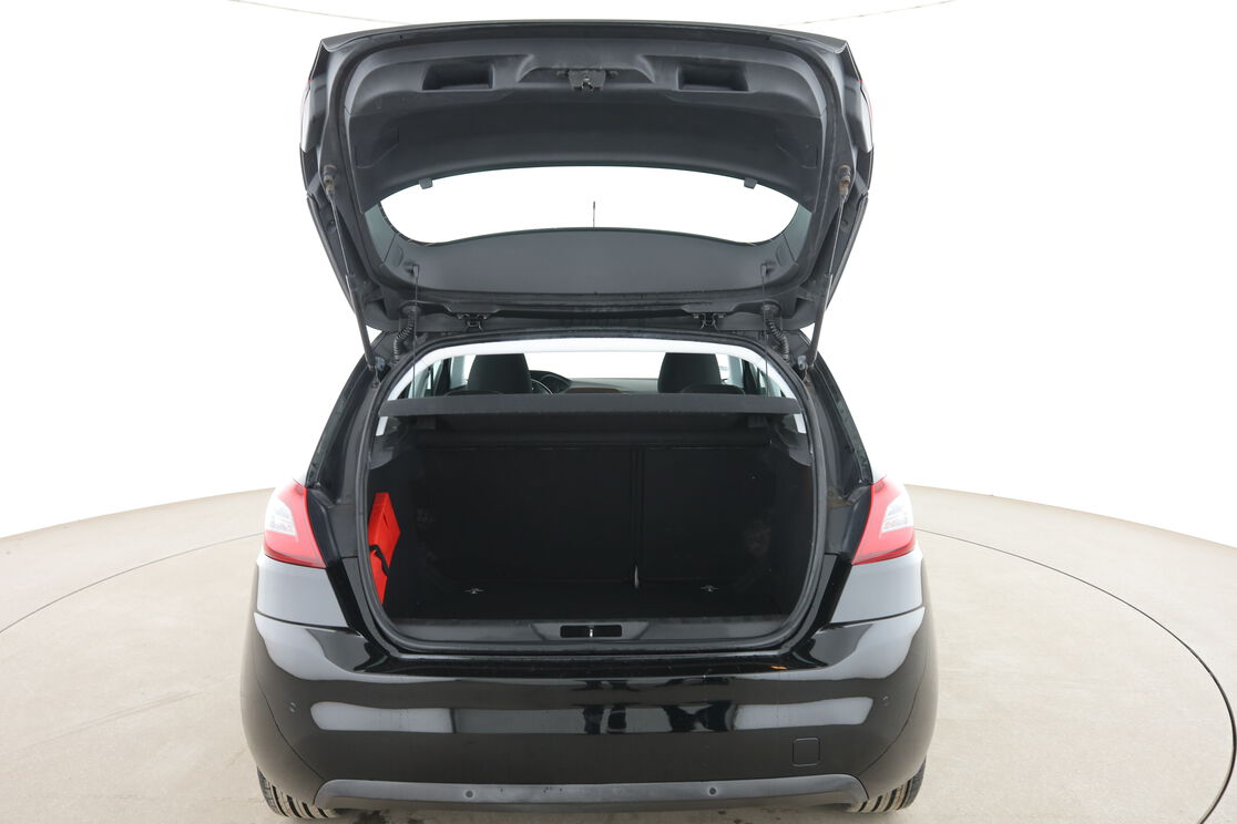 Intérieur sièges arrière depuis le côté conducteur