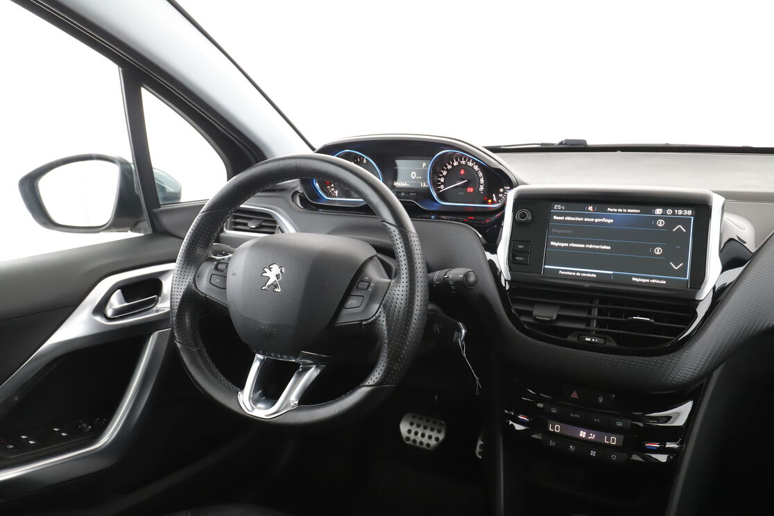 Intérieur côté conducteur depuis le siège arrière