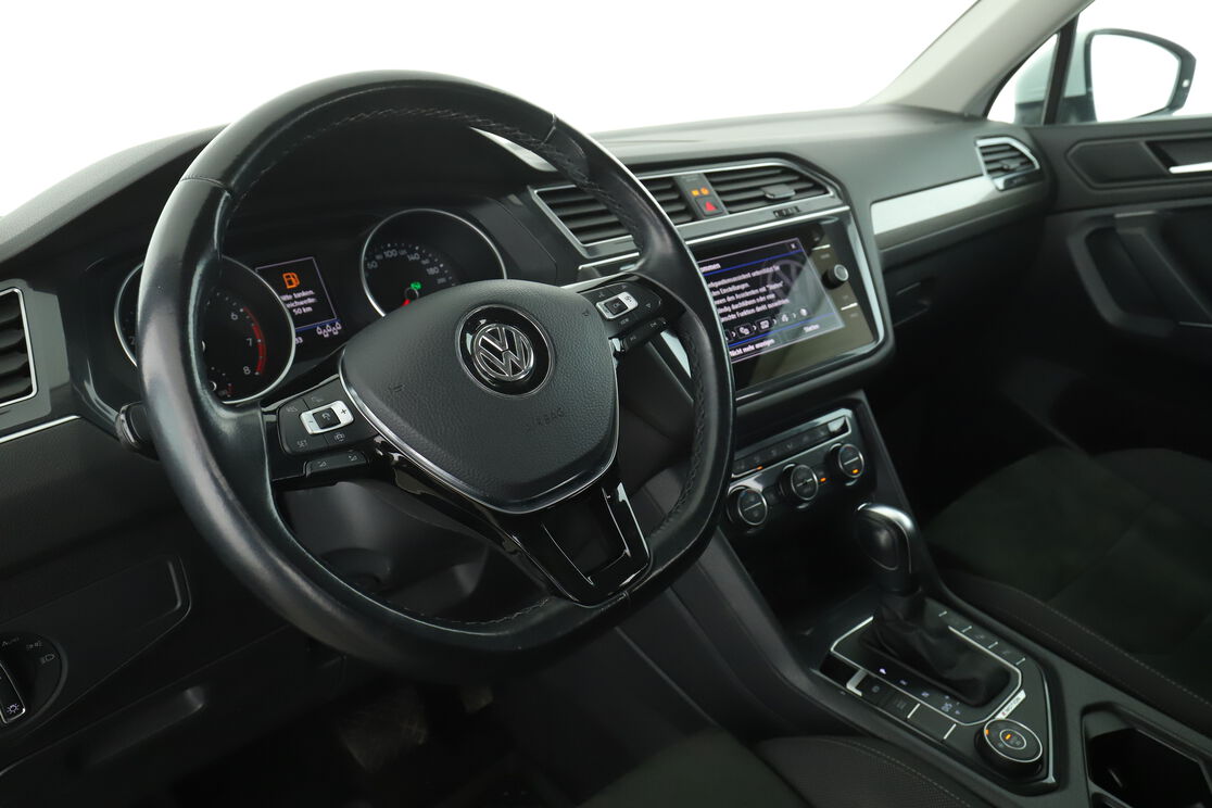 Innenraum auf der Fahrerseite 2