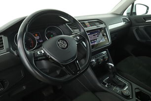 Innenraum auf der Fahrerseite 2